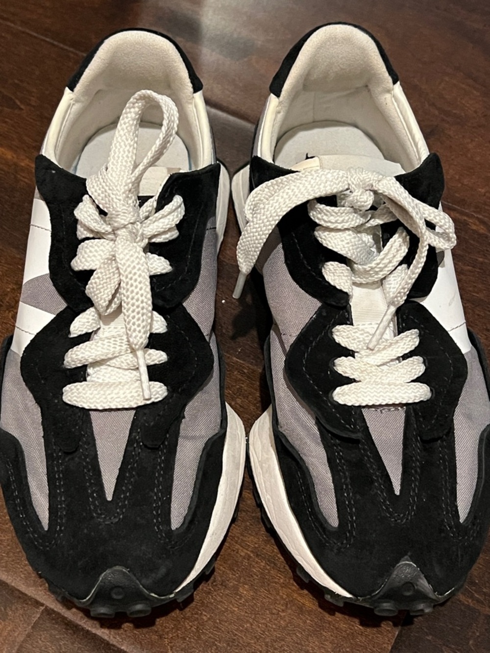 New Balance Black, Gray & White Classic Low-Top Sneakers